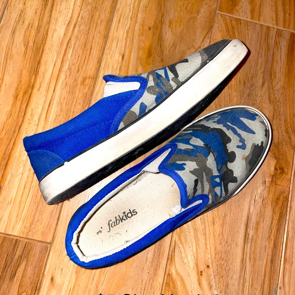 FabKids slip on sneakers